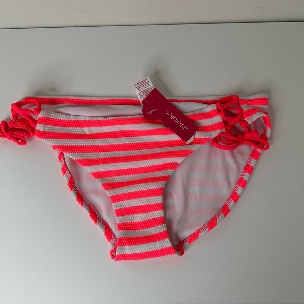 Nwt Xhilaration women’s white and pink bikini bottoms
